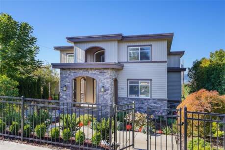 433 10th Ave W