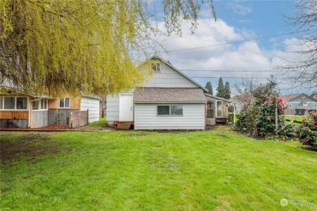 332 23rd Ave