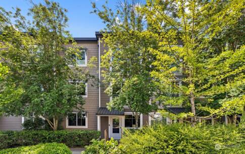 1220 E Columbia St 103