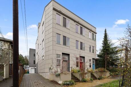 4138 A 25th Ave SW