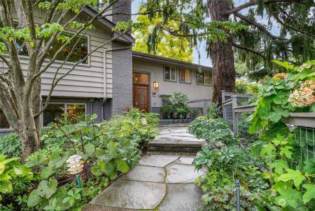 4242 85th Ave SE