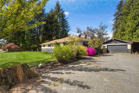 11122 Angeline Rd E