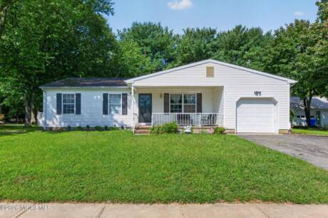 370 Elm Ln
