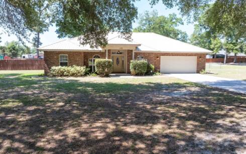 172 SW Lancelot Glen
