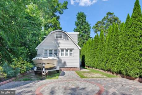 79 E Atlantic Ave