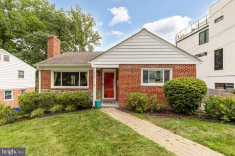 5204 Danbury Rd