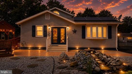 107 W Beach Rd