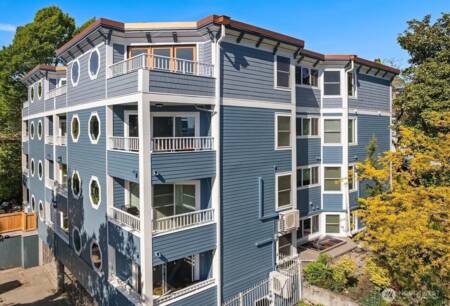 303 13th Ave E 301