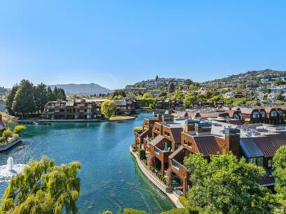 52 Lagoon Vista Rd
