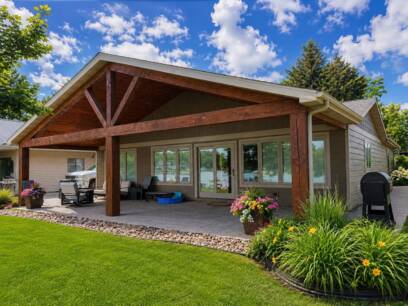 56 North Point Drive 13