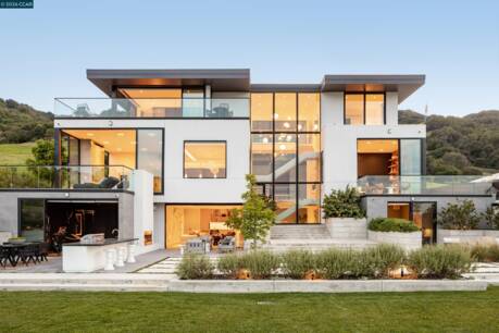 83 Dairy Creek Ln