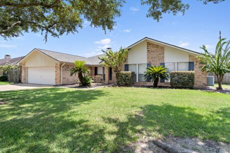 7035 Shanahan Dr