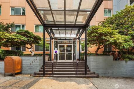 1400 Hubbell Pl 1203