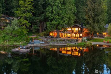 3235 E Ames Lake Dr NE