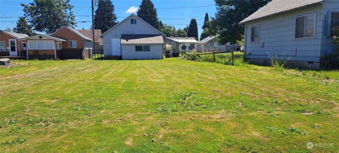 332 23rd Ave