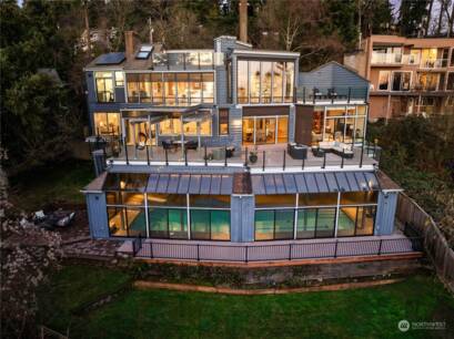 3809 W Mercer Way