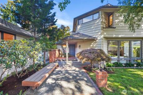 4662 95th Ave NE