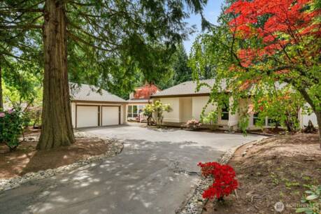 2915 Sahalee Dr E