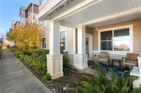 2970 SW Raymond St 102