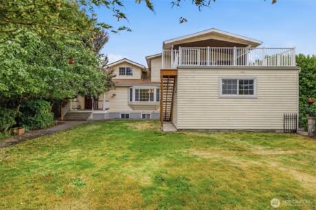 209 I St SE