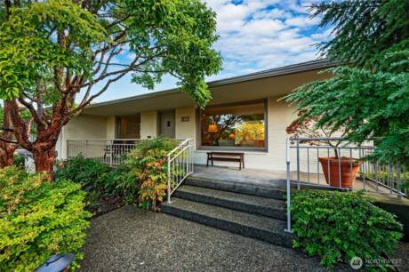 2610 42nd Ave W