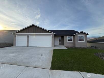 2368 2nd St SE