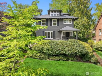 131 Madrona Pl E