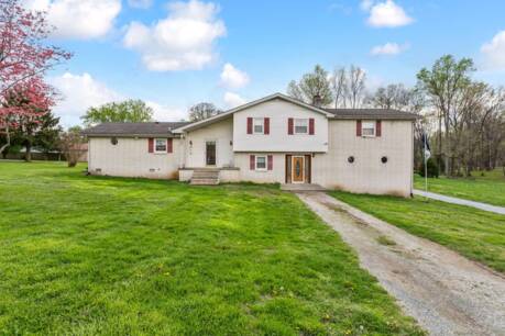 1403 Cardinal Dr