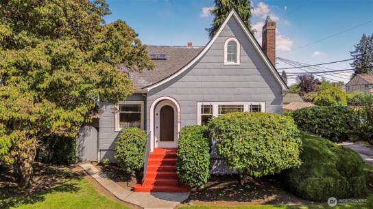 1115 N Cedar St