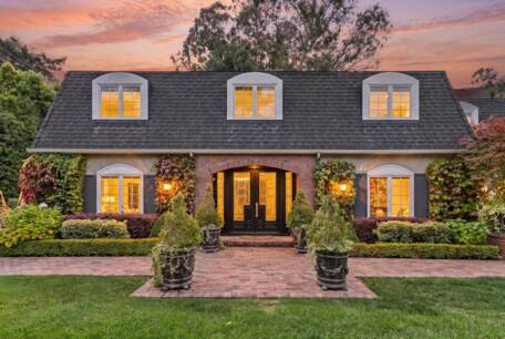 2801 Easton Dr