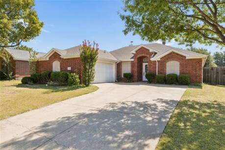 106 Windy Knoll Ln