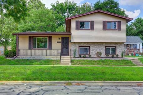 2347 S 17th Ave