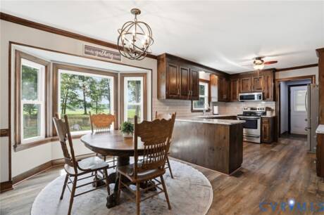 662 Garnetts Mill Ln