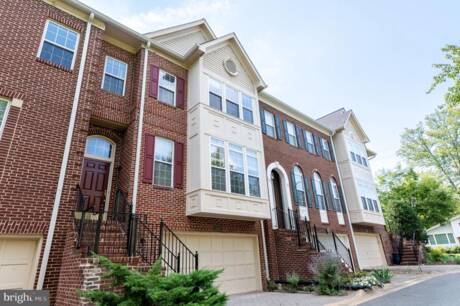 207 Halpine Walk Ct