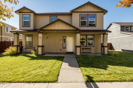 1453 NE 4th St