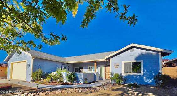 516 S Hitching Post Dr