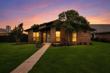3120 Mayfair Dr
