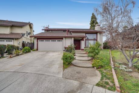 95 Rooster Ct