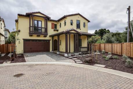 976 Wren Ct