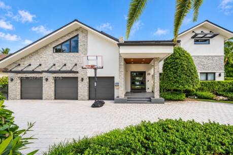 33 Pelican Dr