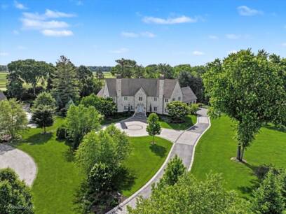 25W451 Plamondon Rd