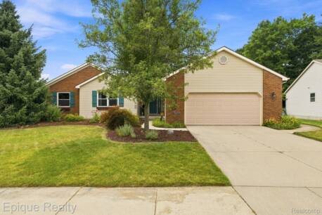 25 Melvin J Ct
