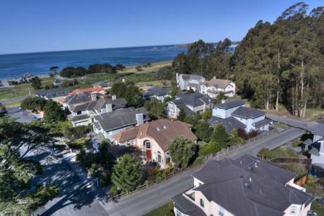 365 Coronado Ave