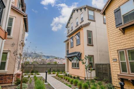 1506 Hidden Creek Ln