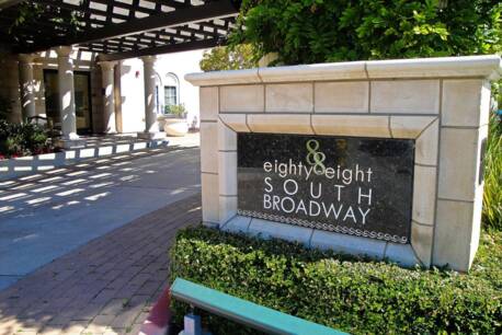 88 S Broadway 3206
