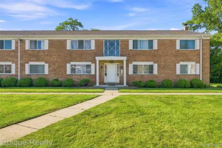 801 W Long Lake Rd 7