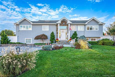 174 Secatogue Ln W