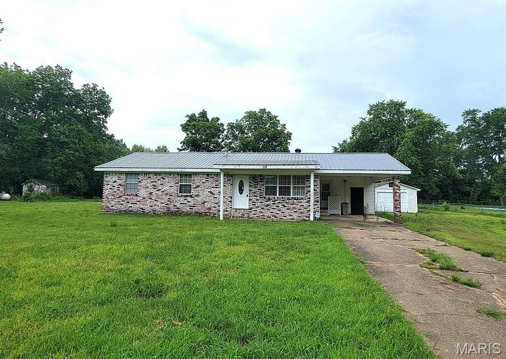 318 Lee Ave